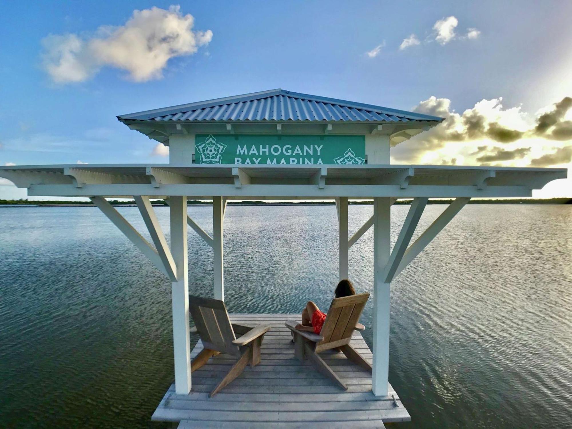Mahogany Bay Resort And Beach Club, Curio Collection Сан-Педро Екстер'єр фото